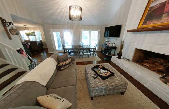 1240 Stoneridge Circle Gallery 4