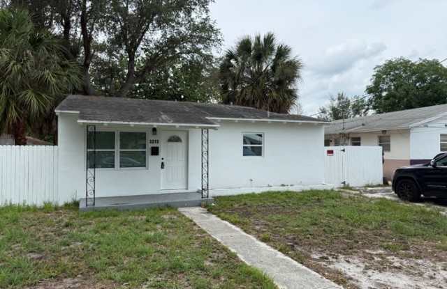 3219 Windsor Avenue photos photos