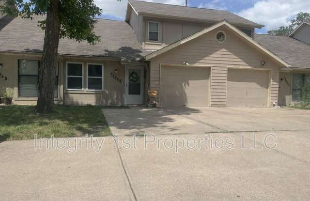 7105 Fulton Rd photos photos