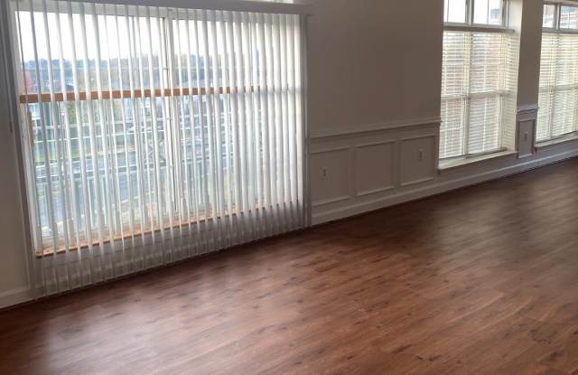 820 BELMONT BAY Drive unit: 301 Gallery 4