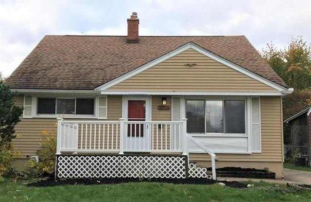 106 REDRUTH Avenue photos photos