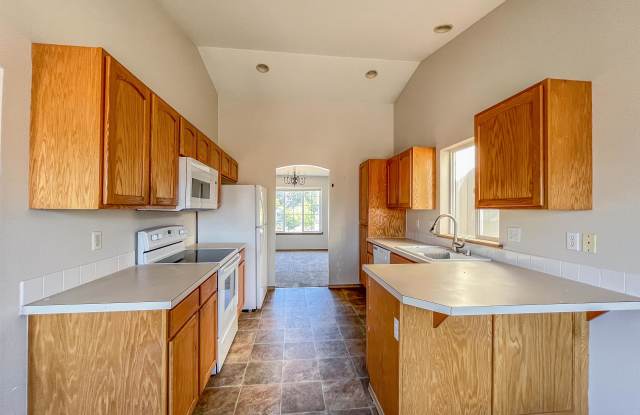 6721 135th Street East Gallery 3