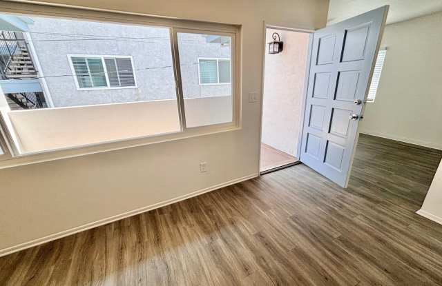 Quiet Back Unit with Garage and Washer/Dryer photos photos