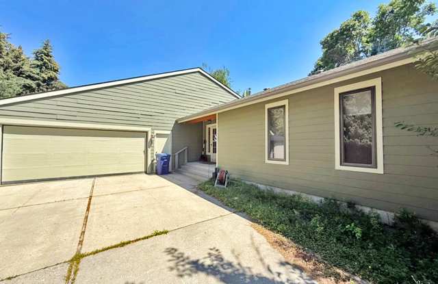 Private and Quiet Six Bedroom Home on 1 Acre, Southside Bozeman - 4432 Annette Park Drive, Gallatin County, MT 59715