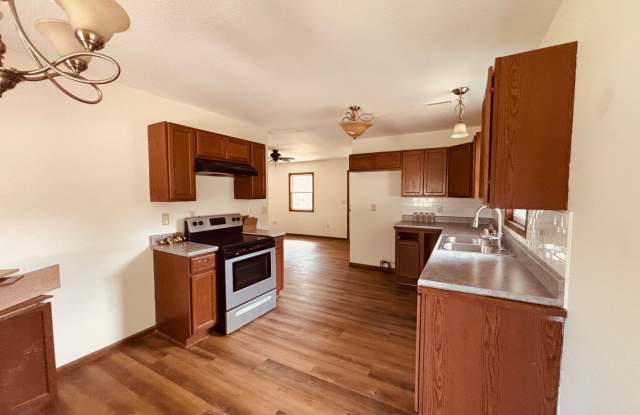 Fully Updated 4-Bedroom Home – Move-In Ready! Gallery 4