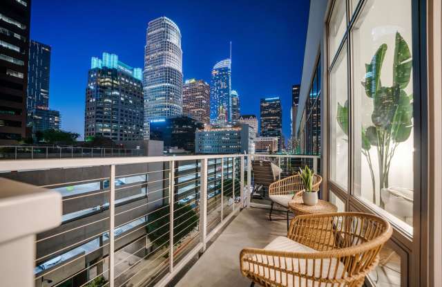 Don't miss out on your chance to Live at the Market Lofts!! Downtown LA view!!! photos photos