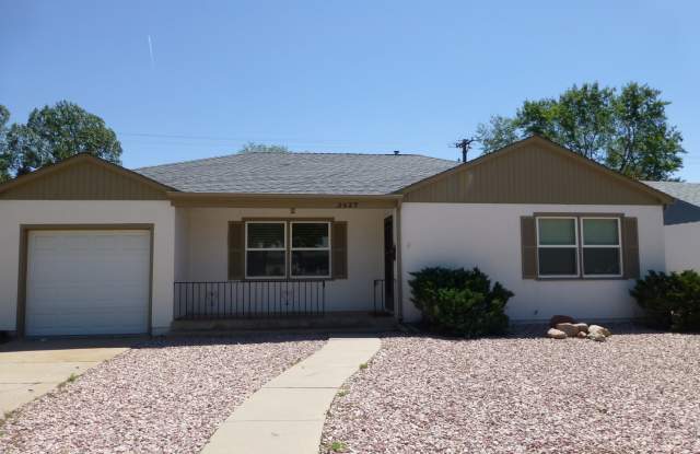 Charming 2 bedroom rancher located in central Colorado Springs! photos photos