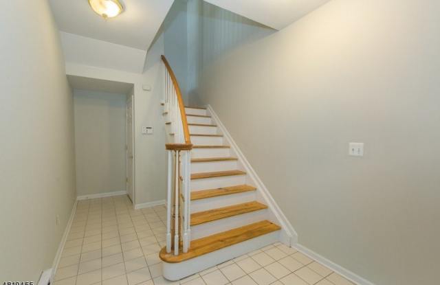 707 Kensington Ln Gallery 4