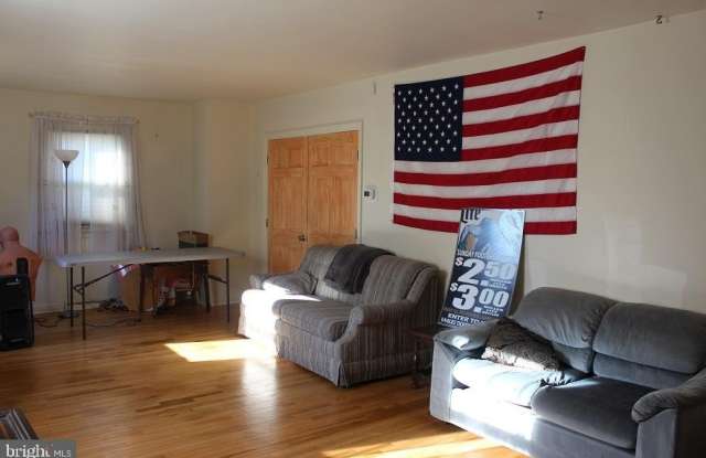 319 VILLANOVA Road Gallery 2