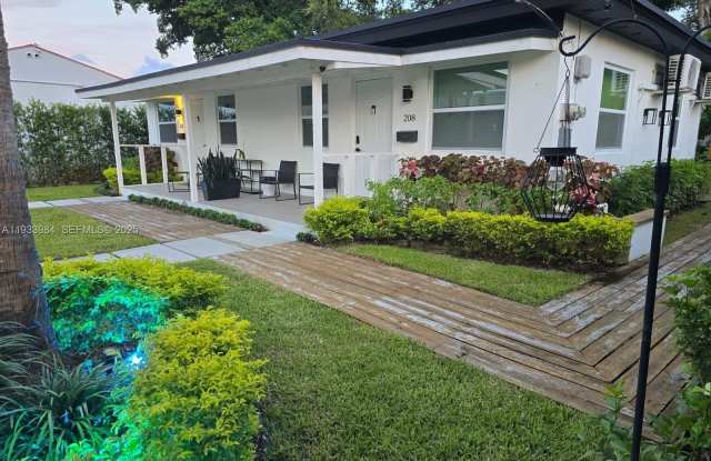 208 SE 4th St photos photos