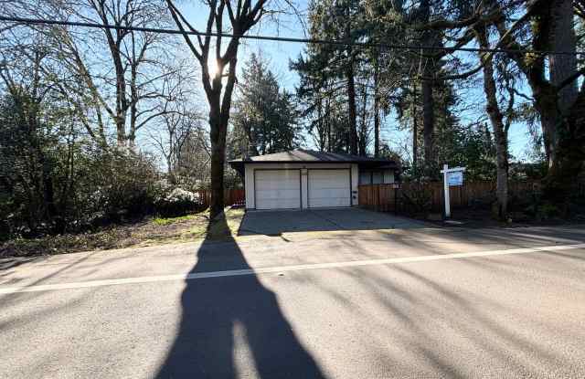 Lovely 2BD, 2BA Home In Lake Oswego with Lake Access!! photos photos