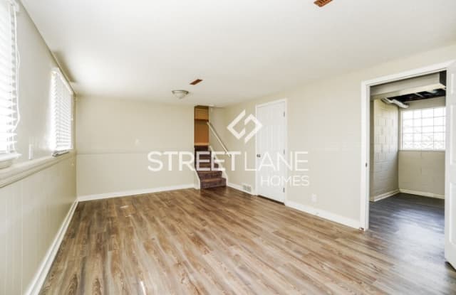 5040 Labelle Drive Gallery 2