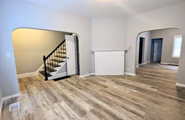 3-Bedroom, 2 Bath Single Family for Rent in Hamilton, OH| Modern Kitchen Gallery 3