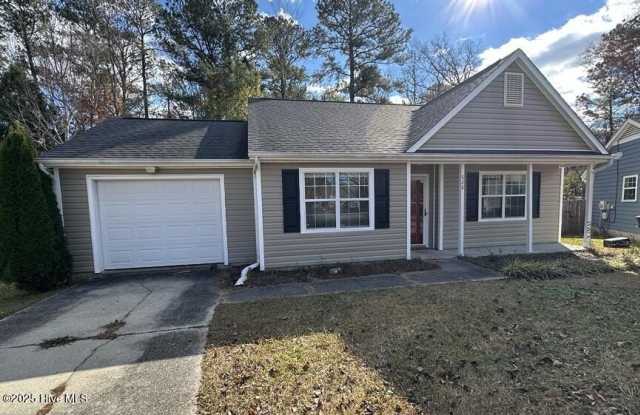 628 S Hampton Drive - 628 South Hampton Drive, Jacksonville, NC 28546
