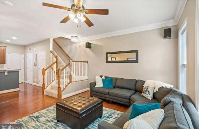 42816 LAUDER Terrace Gallery 4