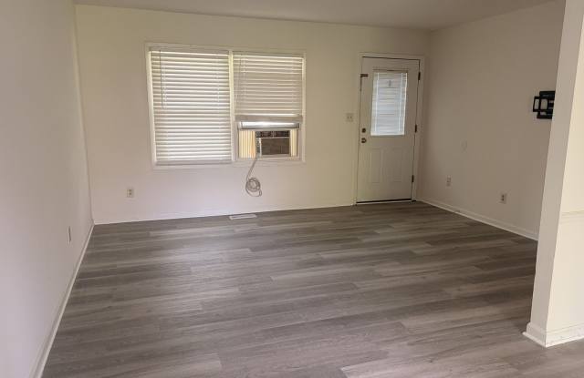1815 Beach Road Gallery 2