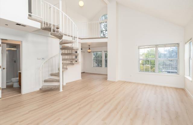6775 S IVY ST - B-5 Gallery 1