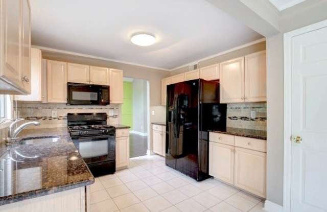 34 Fowler Dr Gallery 4