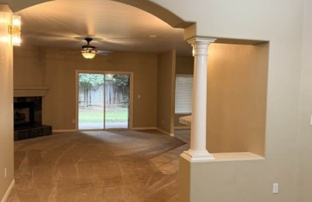 9908 Commodore Drive Gallery 4