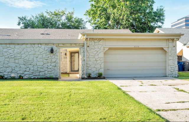 Spacious 3 bed / 2 bath duplex unit looking for the right residents. Well maintained. NO PETS ALLOWED. photos photos