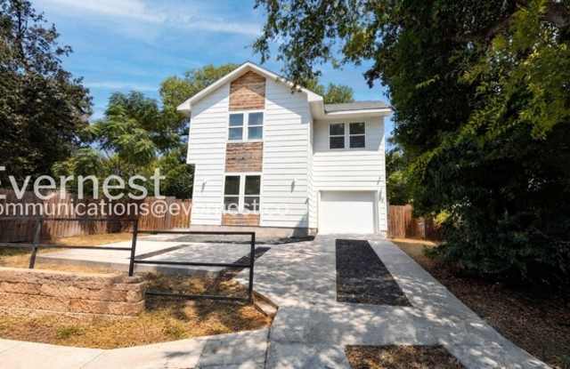 2507 East Commerce Street Gallery 1