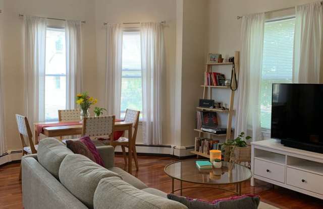 Charming 2 bedroom near Central Square in Cambridge photos photos