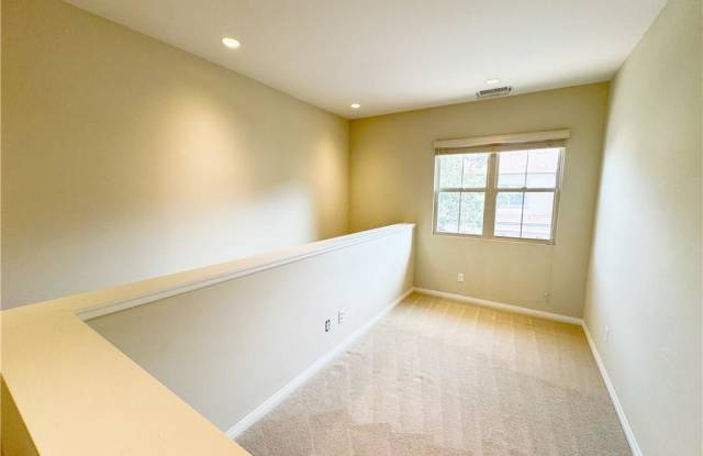 32 Maple Leaf - 32 Maple Leaf, Irvine, CA 92618 32 Maple Leaf - 32 Maple Leaf, Irvine, CA 92618