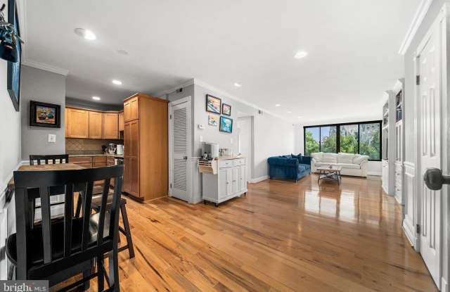 3114 WISCONSIN Avenue NW Gallery 4
