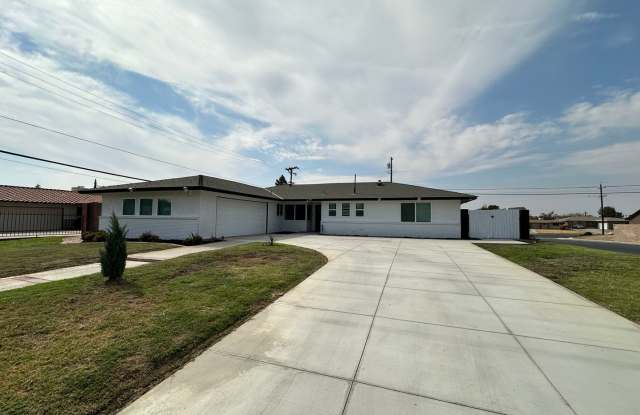 Beautiful Home with pool for Rent photos photos