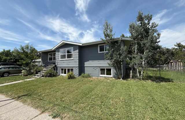 823 W Villard St photos photos