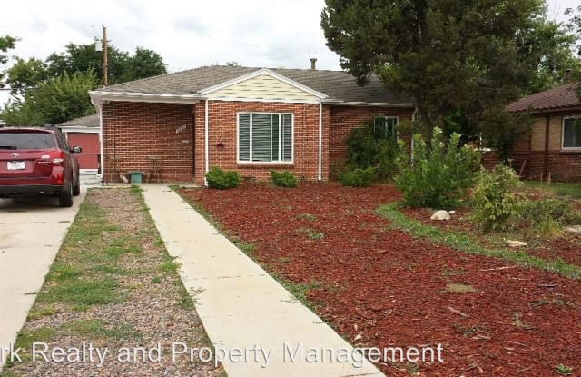 2331 Oneida St - 2331 Oneida Street, Denver, CO 80207