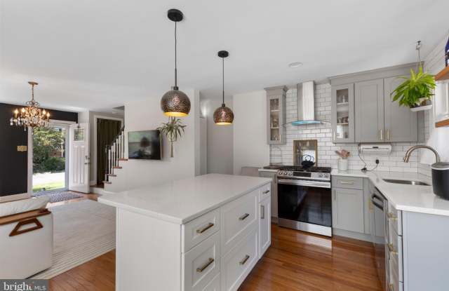 6809 KENYON Drive Gallery 1