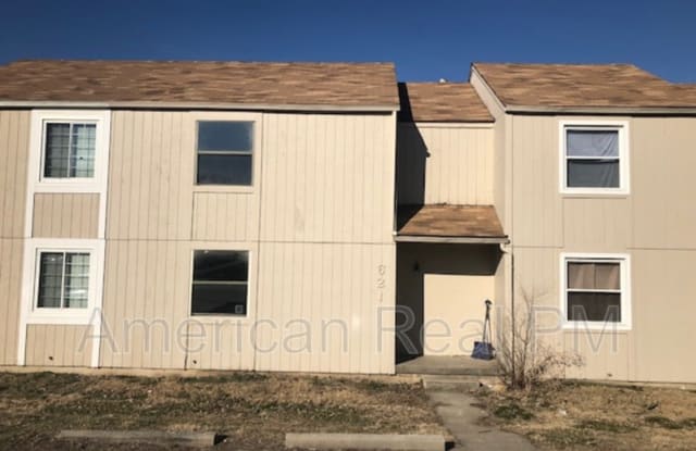621 N Gallatin St - 621 Gallatin Street, Liberty, MO 64068