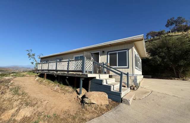 3 Bedroom 2 Bath Manufactured Mobile home in Murrieta! photos photos