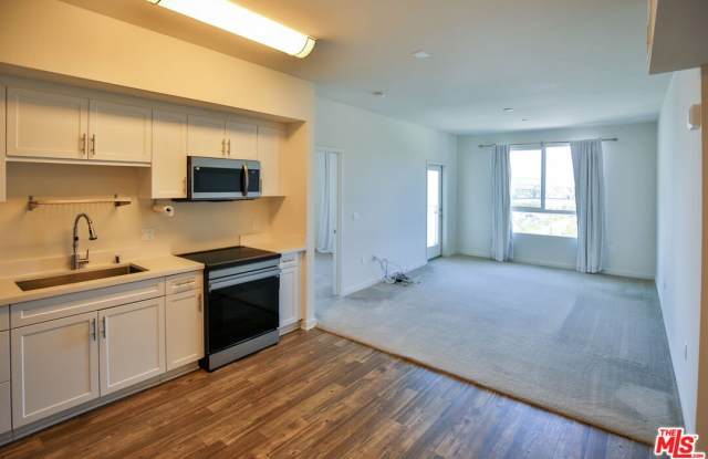 12655 Bluff Creek Dr Gallery 3