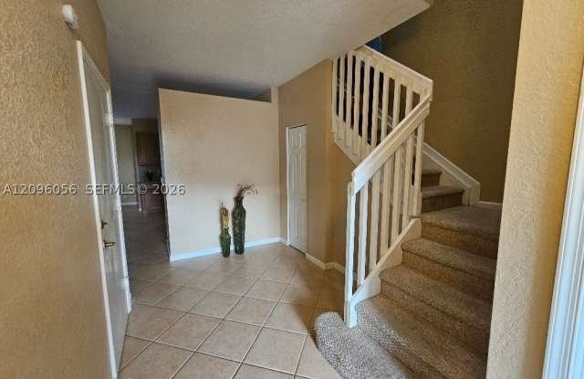 2779 S Evergreen Cir Gallery 2
