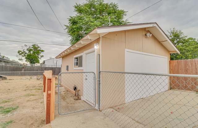 Remodeled 1 Bed with Private Yard & Parking – Don’t Miss This! photos photos