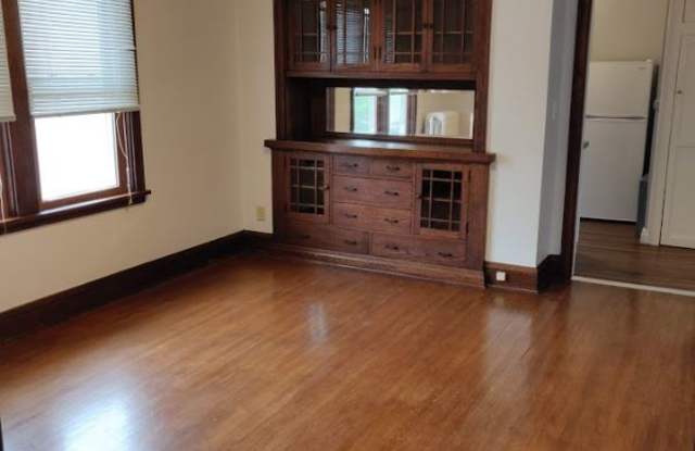 1354 St. Clair Ave. Main Floor Gallery 3
