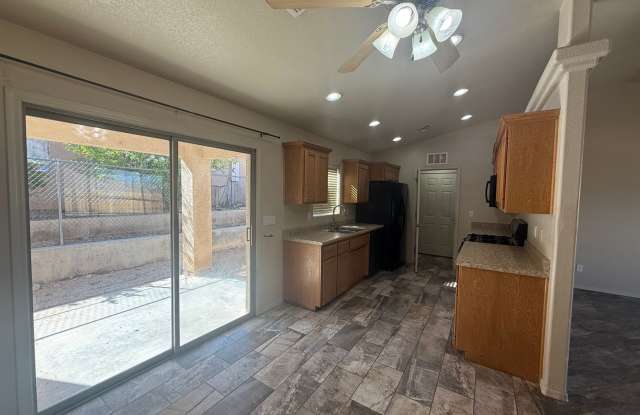 3 Bedroom 2 Bathroom Home Gallery 4