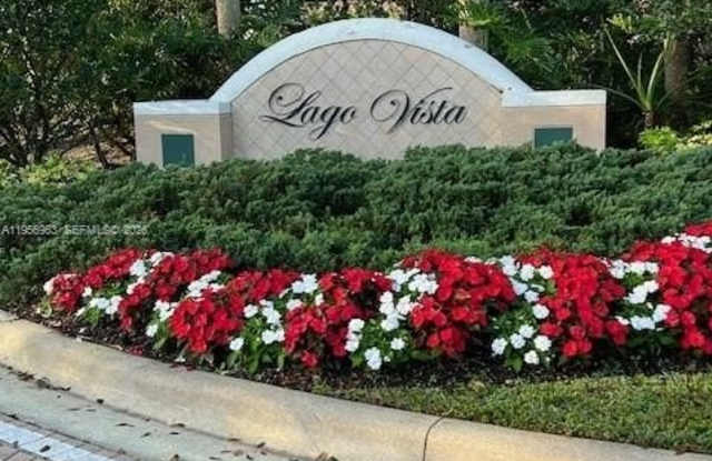 4746 Lago Vista Dr photos photos