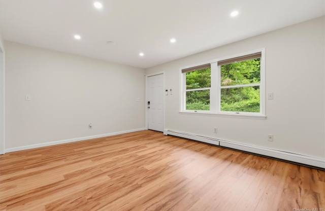 133 N Smith Road Gallery 4