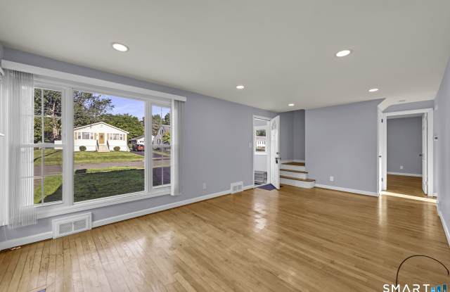 114 Randal Avenue Gallery 4