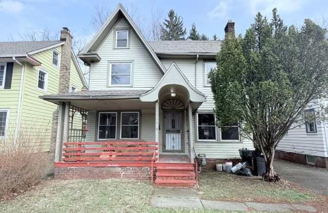 Spacious 4-Bedroom Single-Family Home with 2-Car Garage in Cleveland Heights photos photos