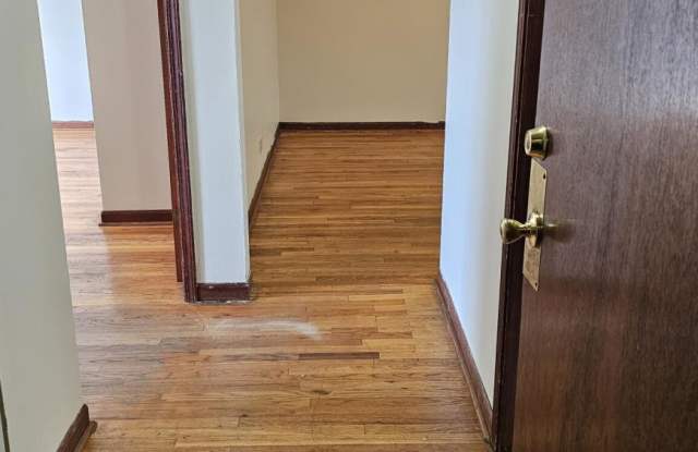 3153 West Argyle photos photos