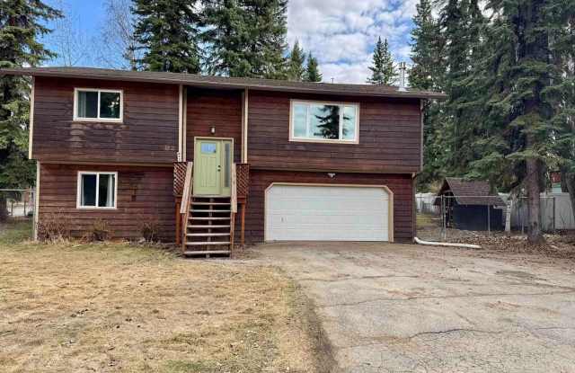 Spacious home / 2 car garage / No pets sorry photos photos