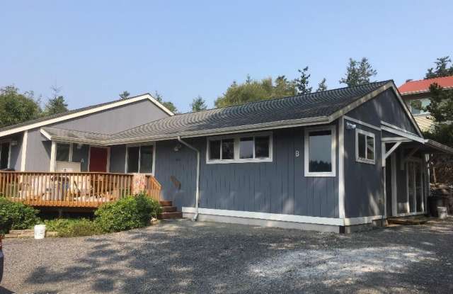 546 Marble St, Unit B - 546 Marble Street, Friday Harbor, WA 98250