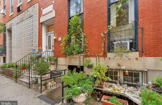 931 SAINT PAUL Street Gallery 4