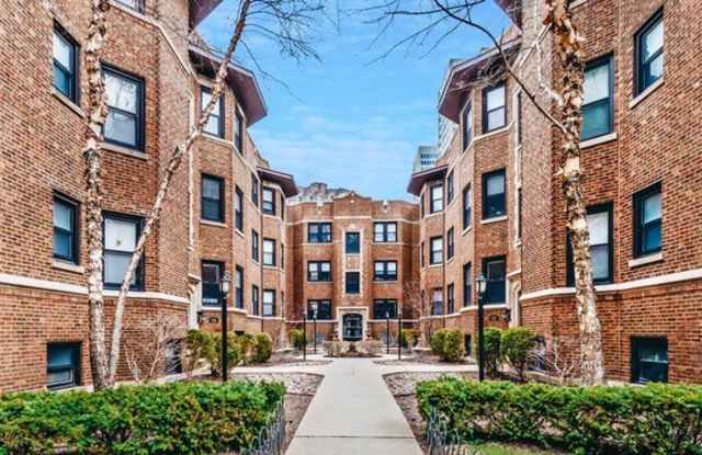 526 W CORNELIA Avenue photos photos