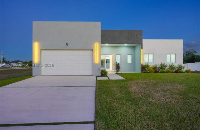 5 SW 26th Place Gallery 2
