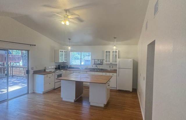 **Lease Pending** Charming Home in Kachina Village - 2800 Nakai Trail, Kachina Village, AZ 86005